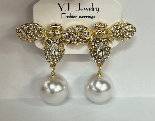 Bee Earrings with pearl